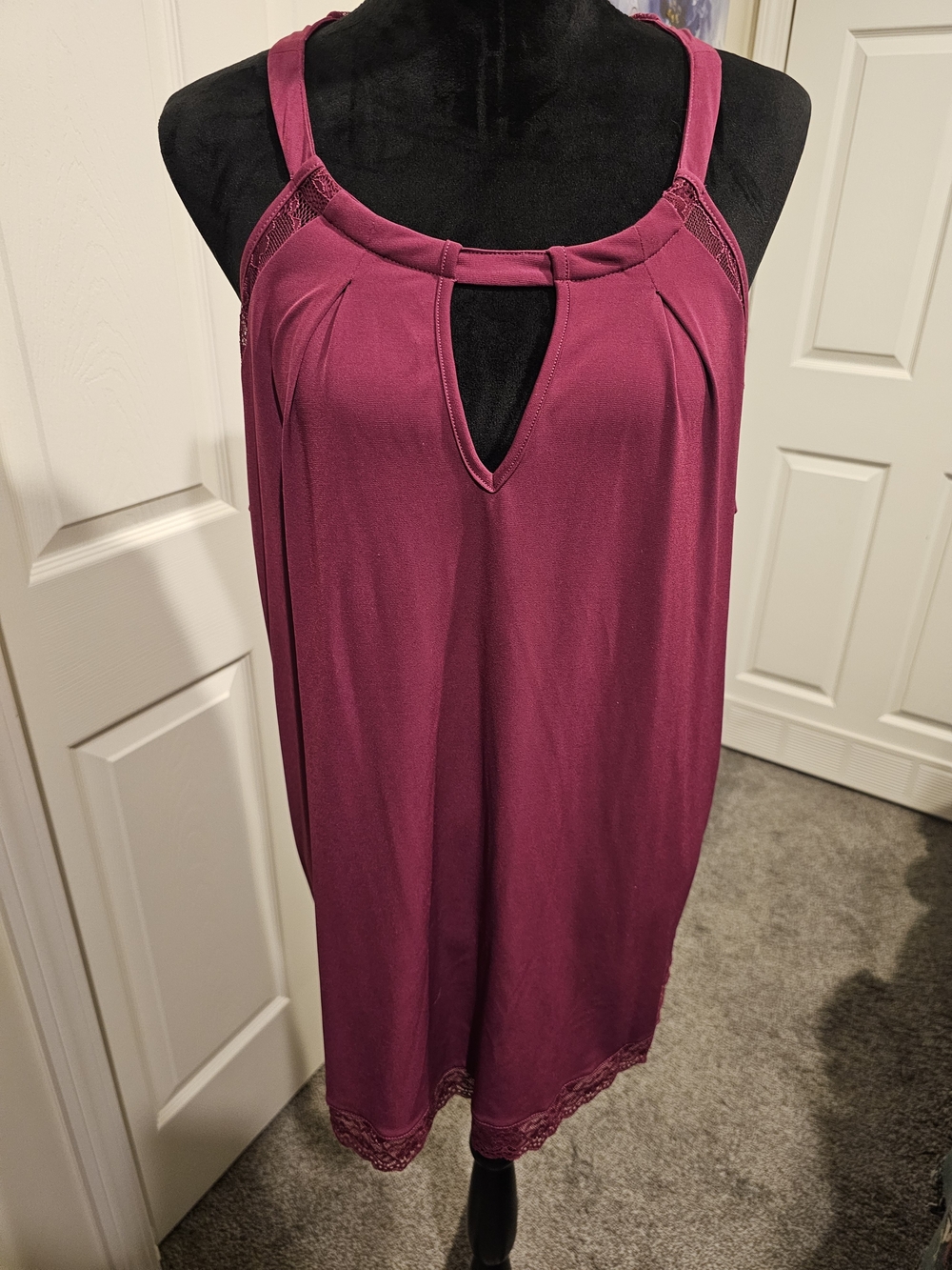 torrid Berry Sleeveless Keyhole Camisole with Lace Trim